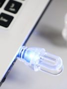 PL26 заказать флэшку со своим логотипом оптом недорого с подсветкой екатеринбург