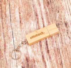 деревянная флешка с гравировкой логотипа компании ottobock оптом флеш империя 3-min